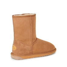 Load image into Gallery viewer, EMU Australia Women's Stinger Lo Sheepskin Boots Chocolate 8
