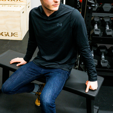 Load image into Gallery viewer, Under Armour Men's Fitted V-Neck Coldgear Long Sleeve Shirt
